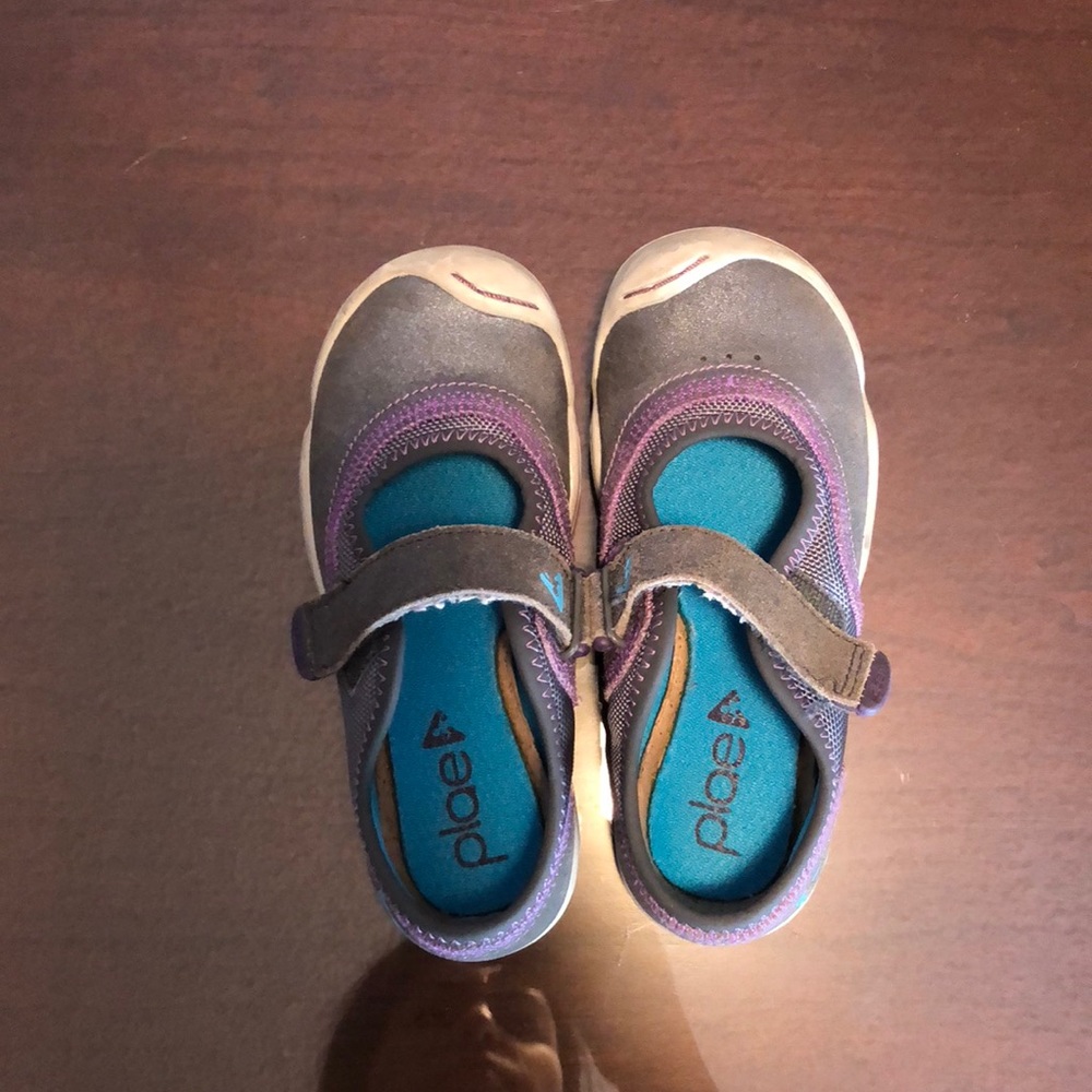 Plae Shoes